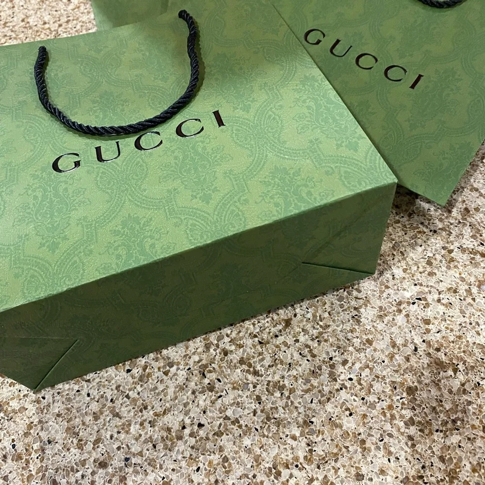 10 Gucci gift bags